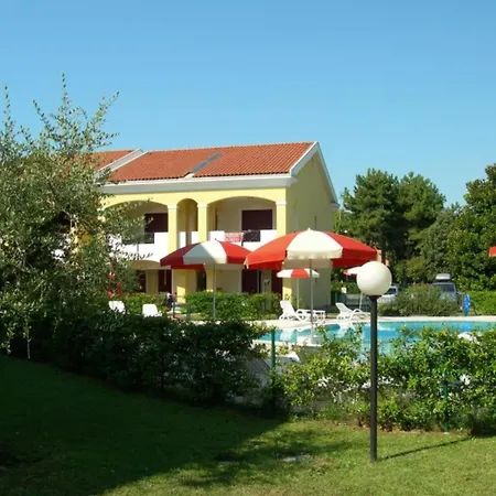 Recently Built With Shared Pool-bibione Διαμέρισμα *